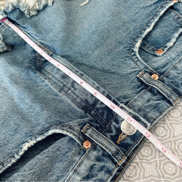 ZARA Button Fly Blue Denim Distressed Cut Off Frayed Shorts Size 4 - Picture 6 of 7